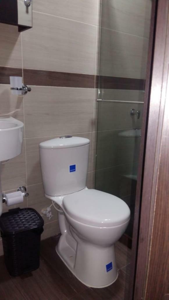 Hotel Giron Plaza Екстер'єр фото